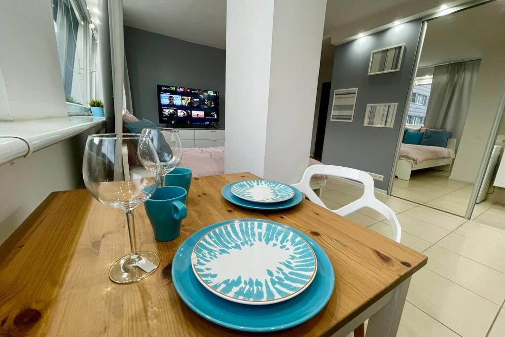 Ferienwohnung Gold 3 Metro X2 Wifi 300 Mbs 60'Tv Netflix Hbo Appletv+ Warschau Exterior foto